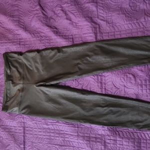 Spanx like leggings. Small, black pebble pattern